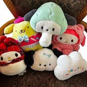 Hello kitty and friends plushies